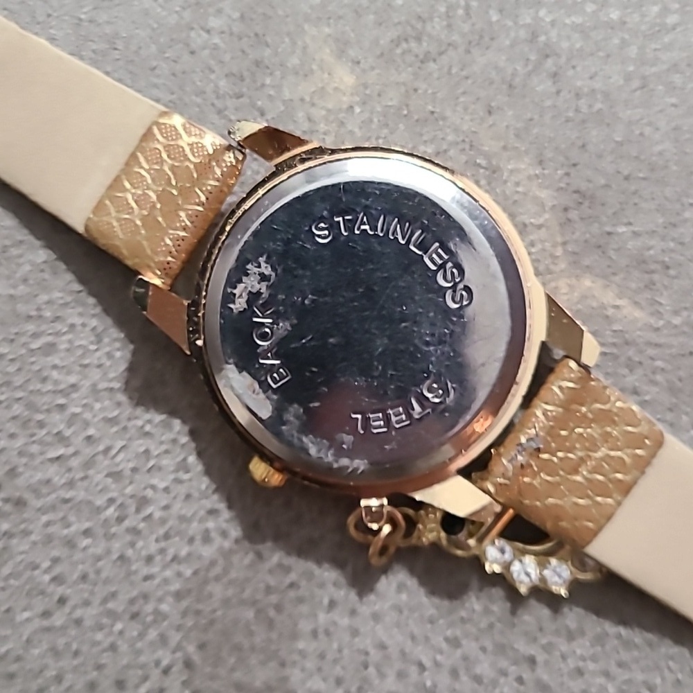 Kim Seng Quartz fashion Watch Gold white bling Dangle charm - Picture 9 of 14